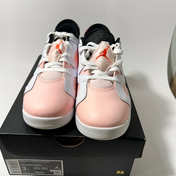 Brand new Jordan 6 retro size 3 - Picture 2 of 5